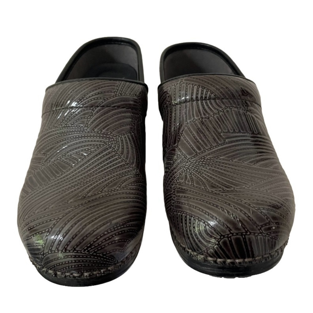 Dansko XP Slip Protection Clogs - Picture 6 of 9